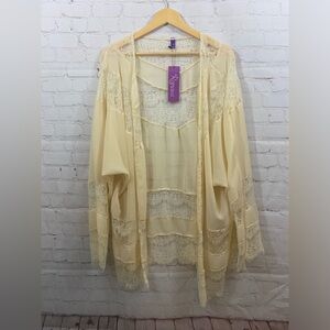Romacci Delicate & Light Weight Beige Raw Hem Lace Bell Sleeve Kimono Size M
